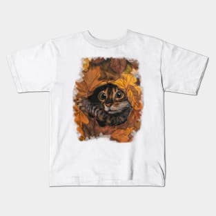 gatito entre las hojas Kids T-Shirt